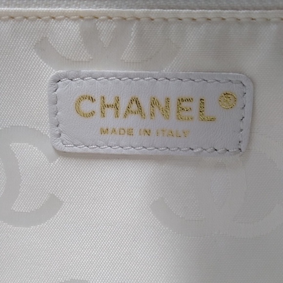 Chanel Triple CC Patent Leather - Picture 5 of 7